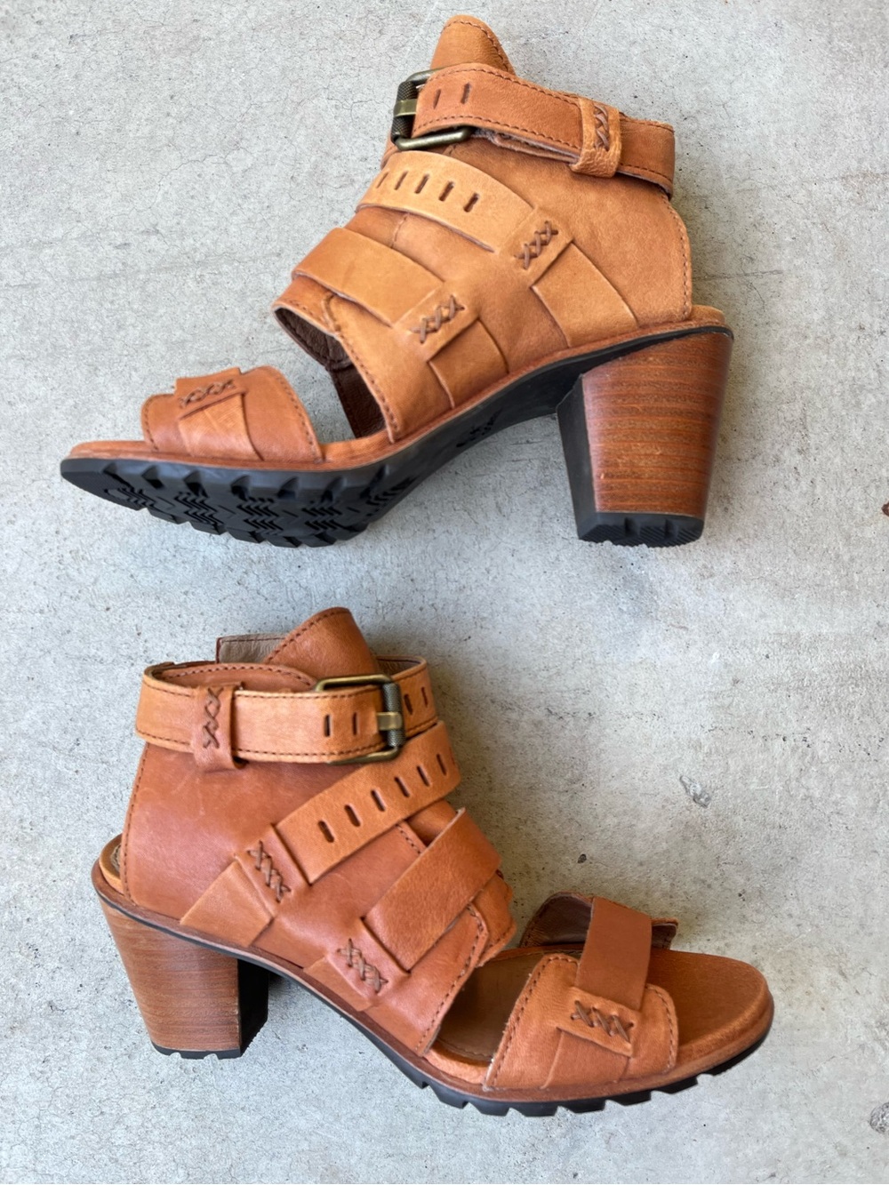 Sorel | 'Nadia' Buckle